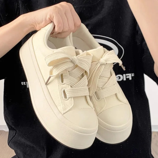 White shoes for women, summer new women's shoes, niche casual board shoes, versatile student canvas shoes, Instagram trendy
