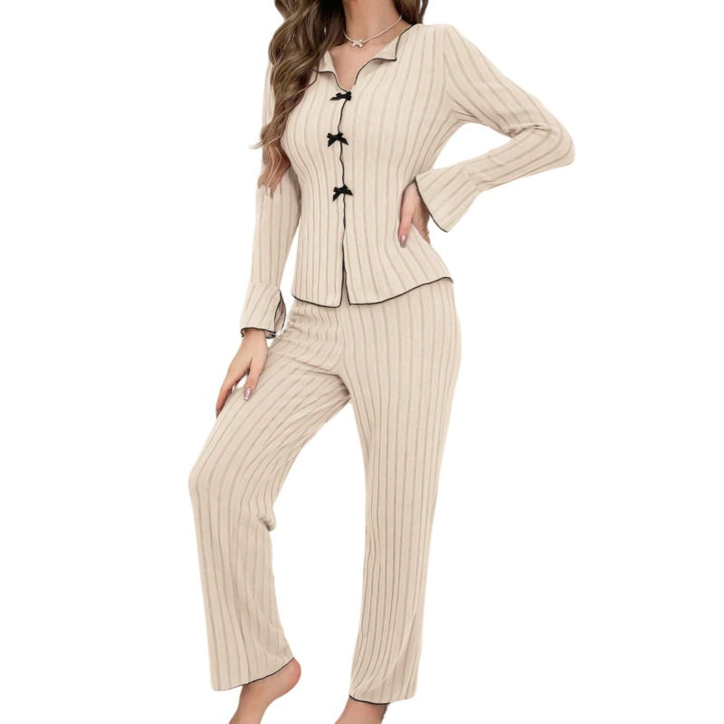 Fashionable Long-Sleeve Jumpsuit With A Notched Collar And Bow Detail