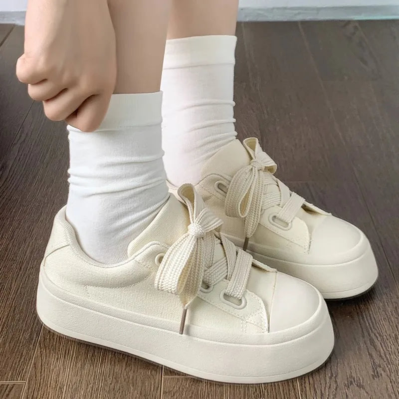 White shoes for women,  summer new women's shoes, niche casual board shoes, versatile student canvas shoes, Instagram trendy