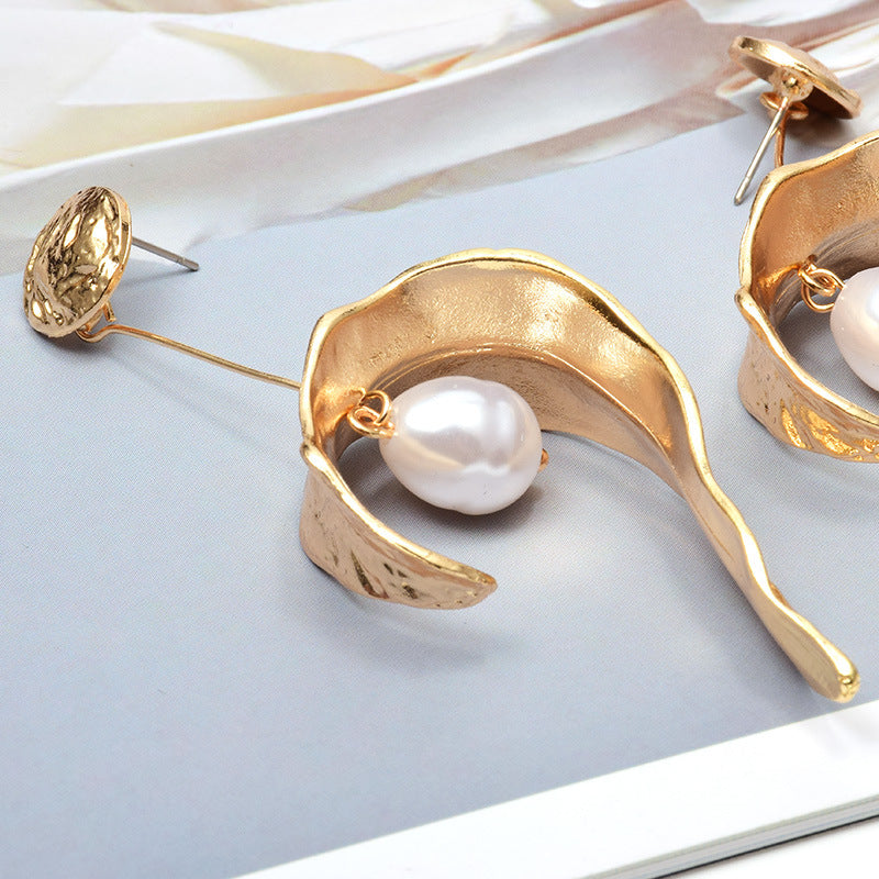 Ladies Fashion Earrings Heart Pearl Metal Jewelry